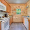 Отель Bearly Hidden, 1 Bedroom, Loft, Resort Pool, Hot Tub, Fireplace, Sleeps 5, фото 6
