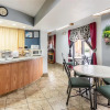 Отель Econo Lodge Inn & Suites Macon, фото 27