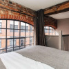 Отель Classic Industrial House w/ Free Parking+spa Bath, фото 4