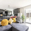 Отель Mordenised 2 Bedroom House Close to City Centre, фото 13