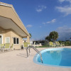 Отель Beautiful Gulf Coast Living on the Canal - Three Bedroom Home, фото 24