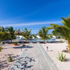 Отель Beautiful 3br2 5BA Villa w Pool Close 2 Baby Beach, фото 14