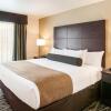 Отель Cobblestone Hotel & Suites - Appleton International Airport, фото 6