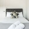 Отель Sleek and Stylish 2BD Home With a Garden Anerley, фото 5