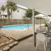 Отель Hourglass by Avantstay Chic Beach Getaway w/ Pool & Two Large Balconies, фото 18