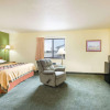 Отель Super 8 by Wyndham Colby, фото 4