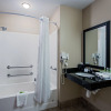 Отель Holiday Inn Express & Suites Green Bay East, an IHG Hotel, фото 10