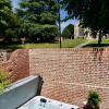 Отель Executive Suite With Private Hot Tub Skytv, фото 11