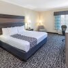Отель La Quinta Inn & Suites by Wyndham Garland Harbor Point, фото 45