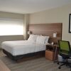 Отель Holiday Inn Express & Suites, фото 6