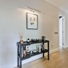 Отель immaculate two bedroom apartment in chelsea by underthedoormat, фото 6