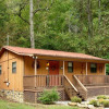 Отель Whispering Creek Cabin - 2 Br Cabin, фото 1