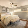 Отель King Bed Retreat Fast Wifi Gated Complex, фото 6