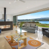 Отель Mana Sarovar - Designer Lake Tarawera Holiday Home, фото 12