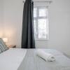 Отель Stunning Top 2 Bed Flat Tilbury Central Location, фото 6