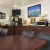 Отель Days Inn - Toronto East Lakeview, фото 12