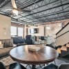 Отель Sleek, Modern Loft in Downtown Springfield!, фото 9