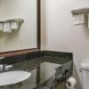 Отель Executive Inn and Suites, фото 8