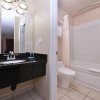 Отель Canadas Best Value Inn & Suites Vernon, фото 9