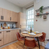 Отель Lovely Apartment Beneath Edinburgh Castle, фото 12