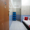 Отель OYO Life 93061 Kost Vicky Syariah, фото 4