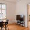 Отель Sanders Boulevard - Smart 3-bdr Apt By the Canal, фото 11