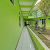 Отель SPOT ON 91325 Pondok Hijau Guest House Syariah, фото 14