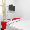 Отель RedDoorz Syariah near Grand Kota Bintang, фото 6