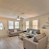 Отель Bright Galveston Bungalow: 1/2 Mi to Pleasure Pier, фото 9