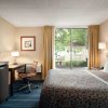 Отель Days Hotel by Wyndham Allentown Airport / Lehigh Valley, фото 7