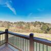 Отель New Listing! Modern Mountain-view Getaway W/ Deck 3 Bedroom Home, фото 19