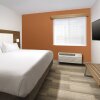 Отель Holiday Inn Express & Suites San Antonio-Dtwn Market Area, an IHG Hotel, фото 3