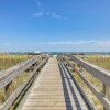 Отель Spacious Coastal Escape: 1 Block to Carolina Beach, фото 11