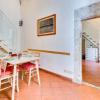 Отель Amazing Apt/historic Building/ghetto, Serviced by Hostmaker, фото 10