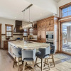 Отель Mountain Oasis Dreams, 7 bedroom home with Hot tub, New listing! 8 Home by RedAwning, фото 10