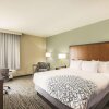 Отель La Quinta Inn & Suites by Wyndham Wichita Northeast, фото 24