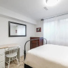 Отель Newly Renovated 1BR Apt 1886, фото 11