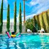 Отель Endless summer in LA *HEATED POOL/HOT TUB/CABANA*, фото 7