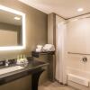 Отель Holiday Inn Express & Suites Norwood-Boston Area, an IHG Hotel, фото 6