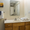 Отель High-Rise Downtown Apts by Frontdesk, фото 14