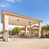 Отель University Inn & Suites San Antonio, фото 12