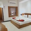 Отель Super OYO Townhouse Oak Maxi Hotel Legian в Бали