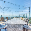 Отель Cozysuites 800 Tower 1BR w sky Pool gym 17, фото 16