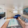 Отель Beachside W/ Patio - Walk 3 Minutes To Waves 1 Bedroom Condo, фото 4