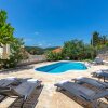 Отель Beautiful Villa with Private Swimming Pool at Selca, фото 16