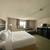 Отель Ramada by Wyndham Whitecourt, фото 10