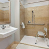 Отель La Quinta Inn & Suites by Wyndham Bridge City, фото 9