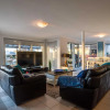 Отель Mandurah Canal Beach House- 5 Mins Beach, Golf Course, City Centre, Parks, фото 2