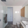 Отель Spacious High-Spec Luxury Home with Garage, фото 4