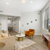 Отель Logan Square Corner 3BR, Walkable to Highlights, фото 2